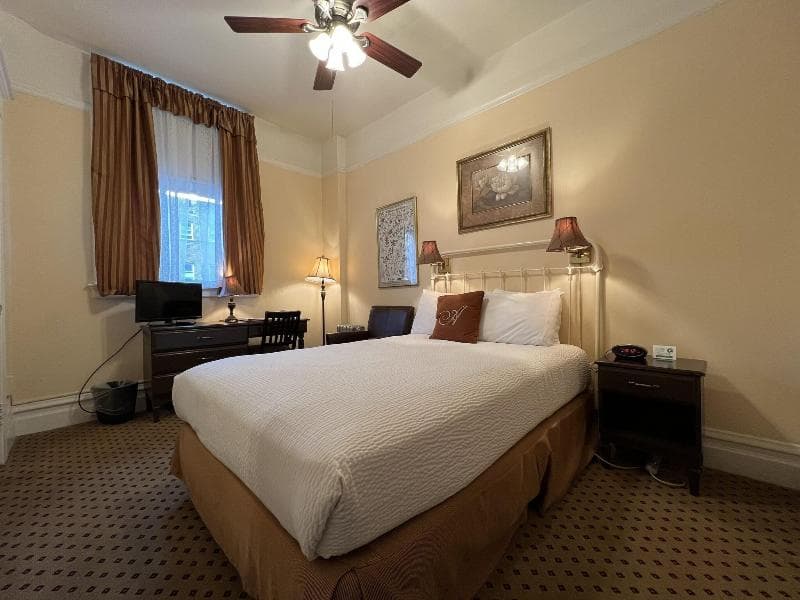 The Andrews Hotel 3
