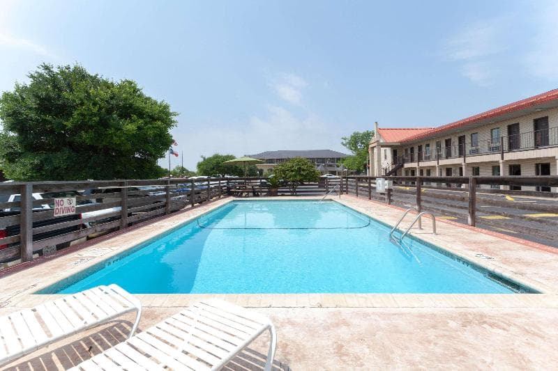 Super 8 By Wyndham Fredericksburg 4