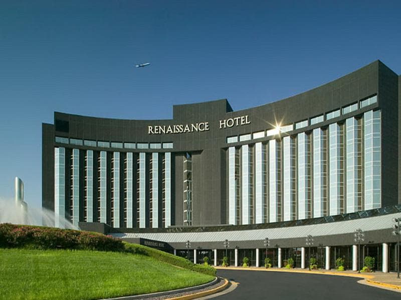 Renaissance St. Louis Airport Hotel 5
