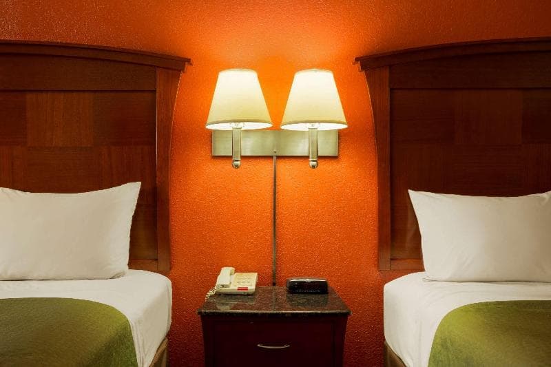 Super 8 By Wyndham Pleasanton 2