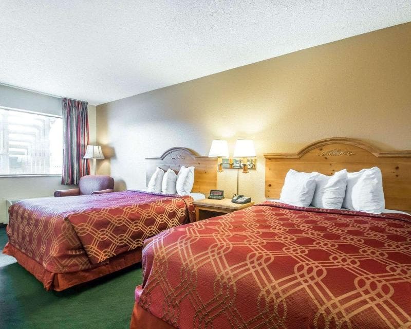 Econo Lodge I-44 - Exit 80 2