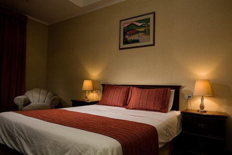 Hotel Capital photo 1