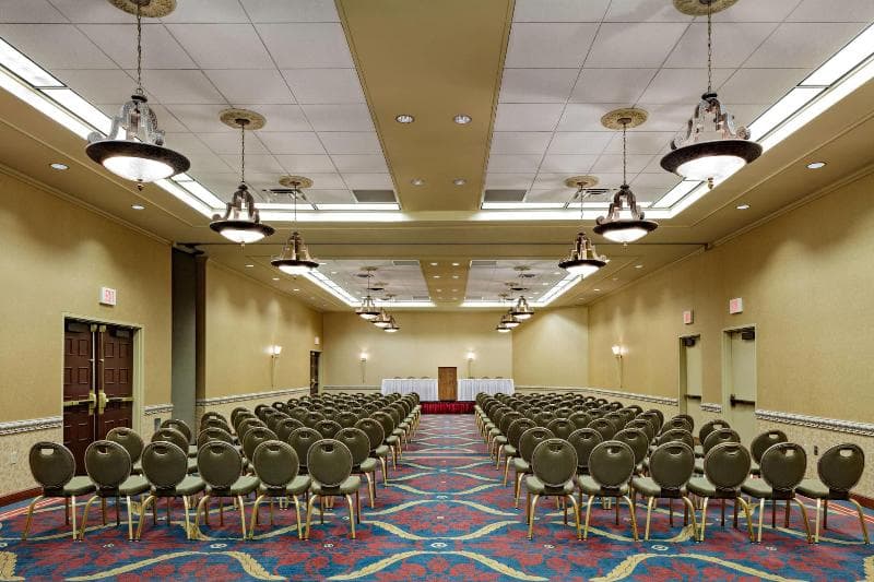 Sheraton Syracuse University Hotel & Conference Ce photo 1