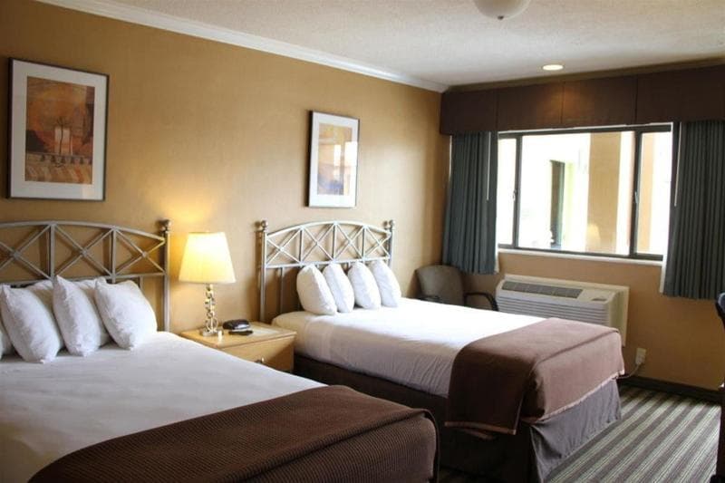 Civic Center Motor Inn 5