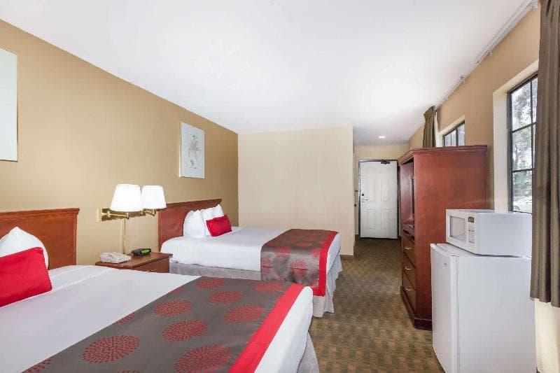 Ramada by Wyndham Poway 3