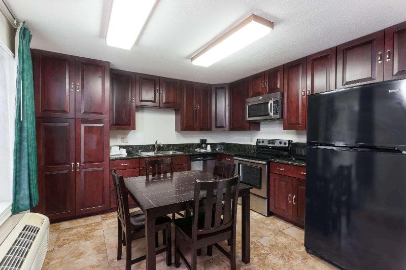 Ramada by Wyndham Oceanside 5