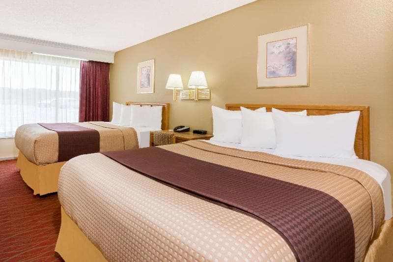 Days Inn By Wyndham Staunton 5