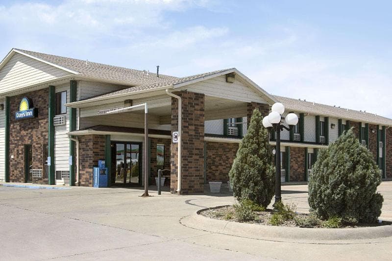 Days Inn By Wyndham Salina I-70 5