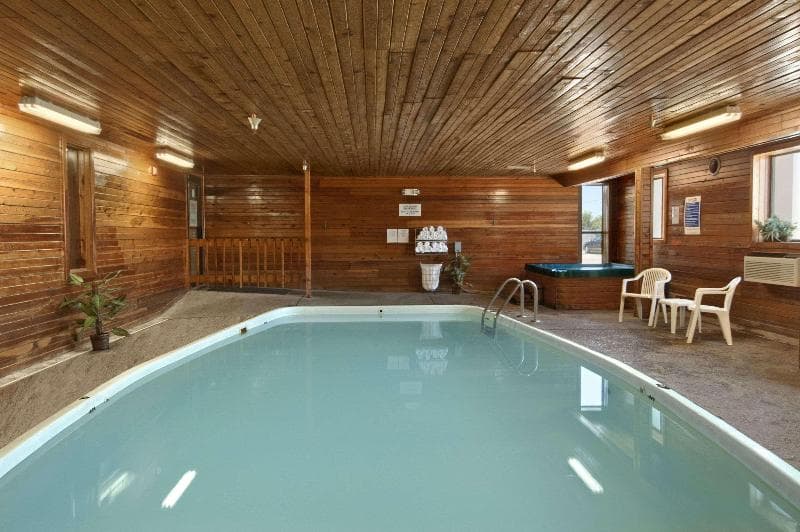 Days Inn By Wyndham Salina I-70 4