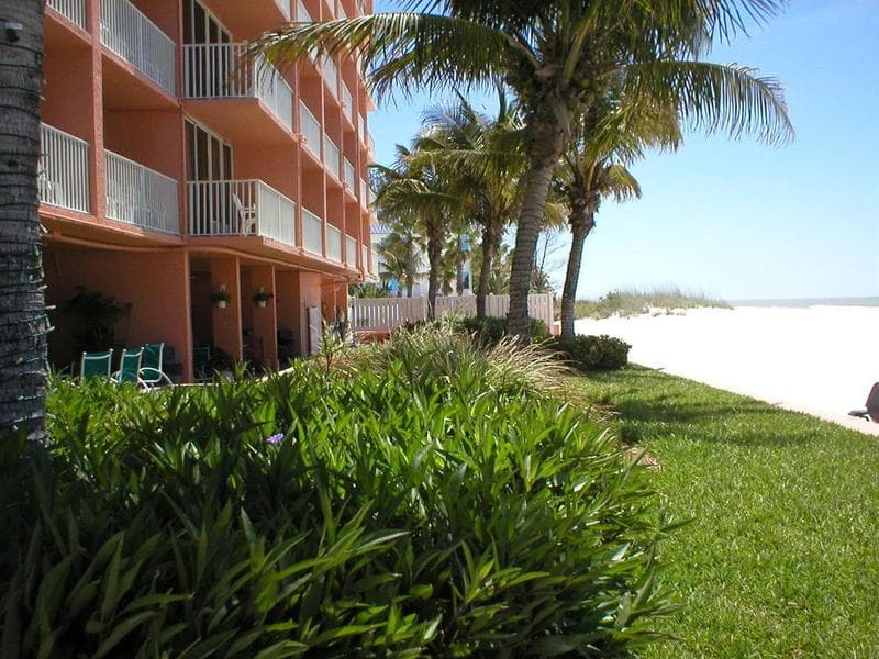 Island Inn Beach Resort main