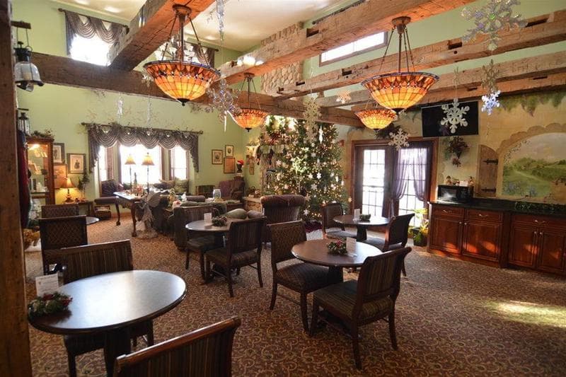 Hearthstone Inn & Suites 4