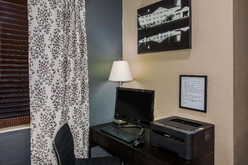 Super 8 By Wyndham Union photo 1