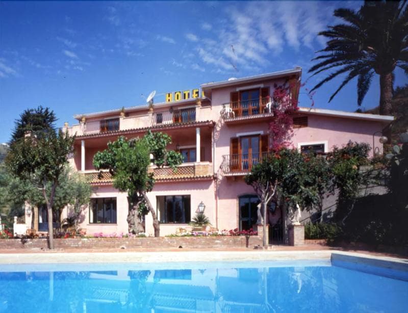Villa Sirina main