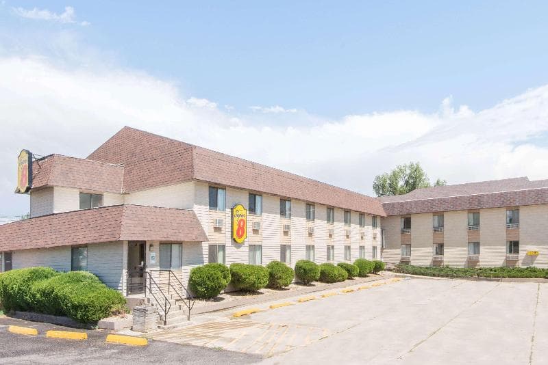 Super 8 By Wyndham Buffalo 5