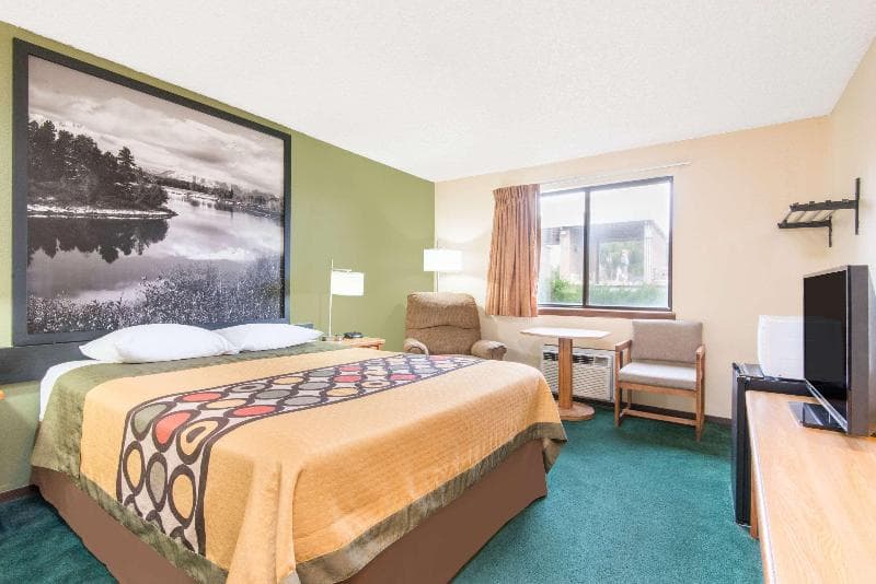 Super 8 By Wyndham Buffalo photo 1