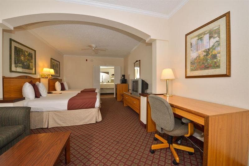 Arbor Suites Medical Mile 4
