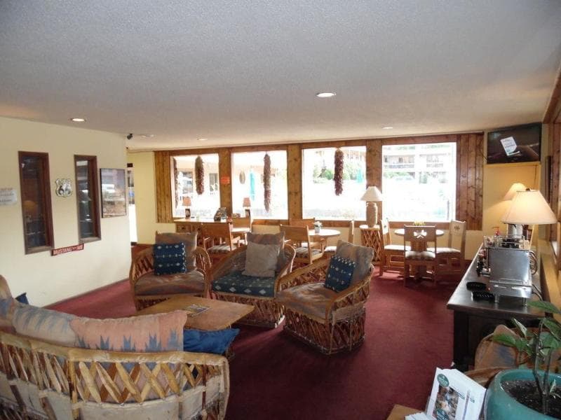 El Sendero Inn 3