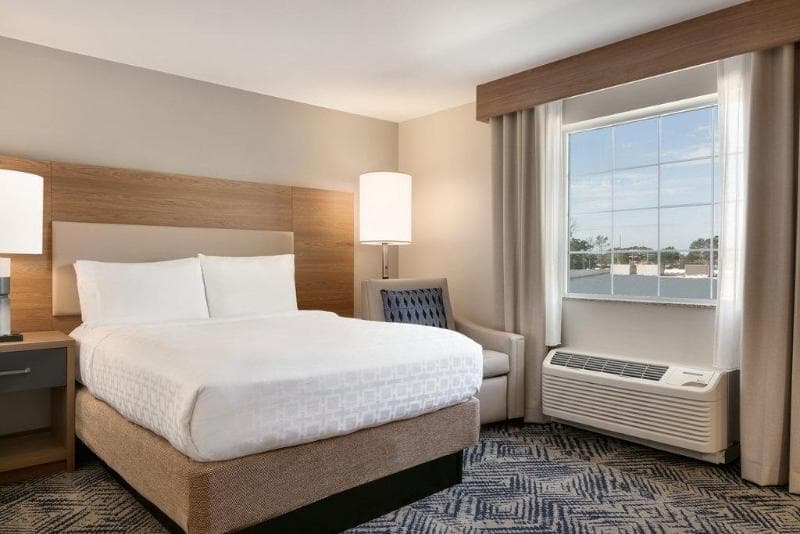 Candlewood Suites San Antonio Downtown 3