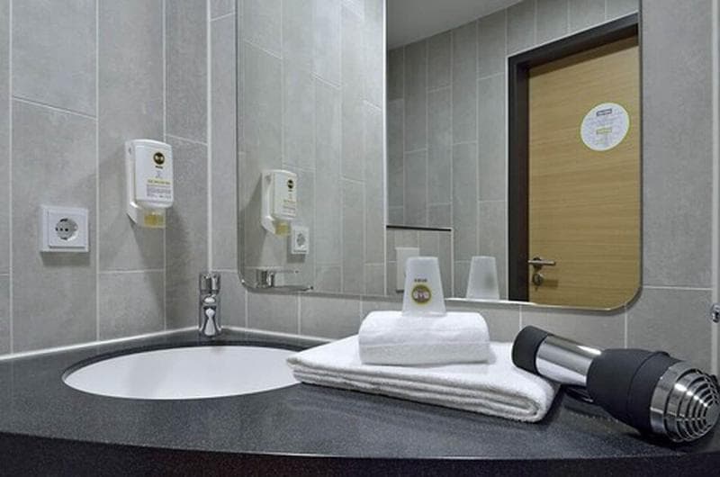 B&B Hotel Stuttgart-Vaihingen 4