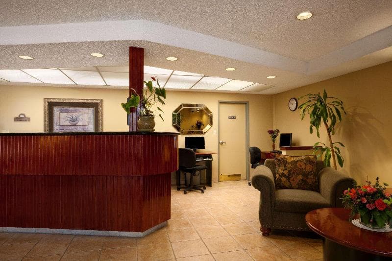 Days Inn By Wyndham San Diego/Downtown/Convention Center 4