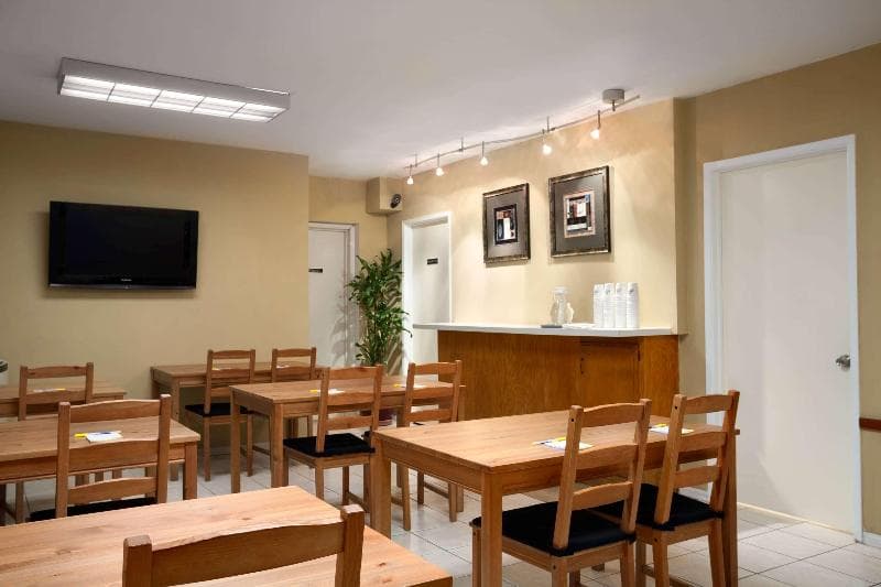 Days Inn By Wyndham San Diego/Downtown/Convention Center 2