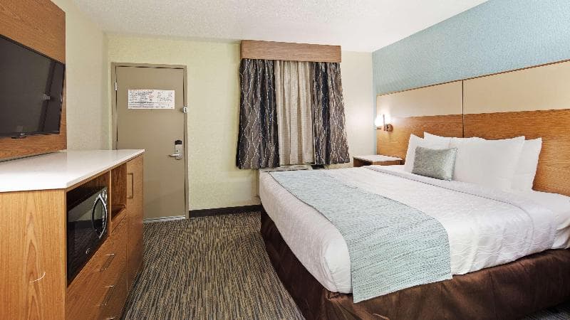 Best Western Carlsbad by the Sea 4