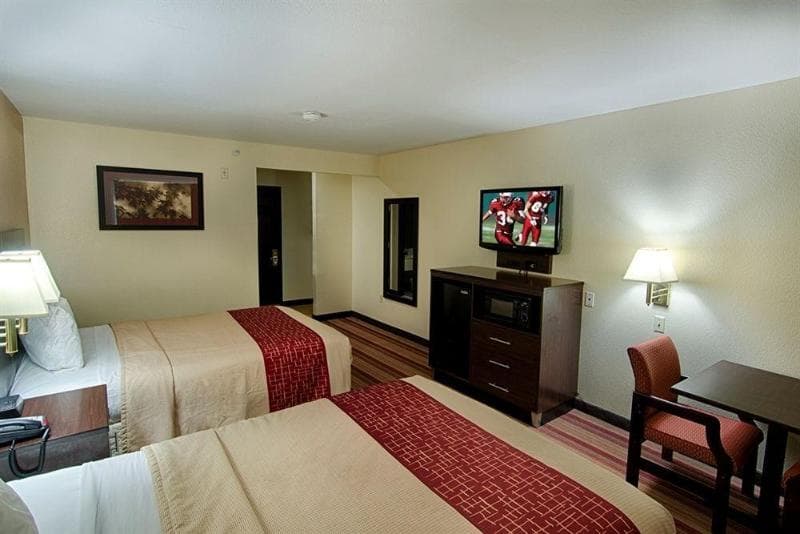 Red Roof Inn San Marcos 5