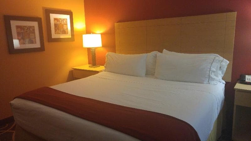 Holiday Inn Express Cortland photo 1