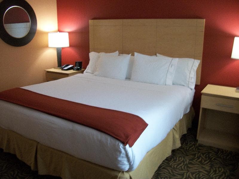 Holiday Inn Express Cortland 3