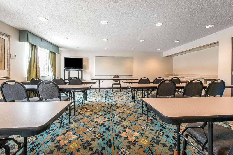 Comfort Inn Weirton 4