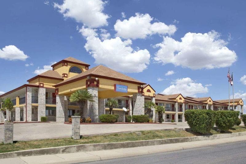 Quality Inn I-10 East Near At&T Center photo 1