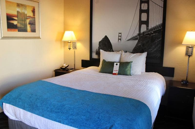 Super 8 By Wyndham Berkeley photo 1