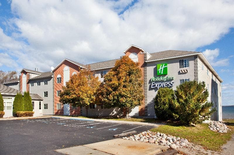 Holiday Inn Express St. Ignace-Lake Front 4