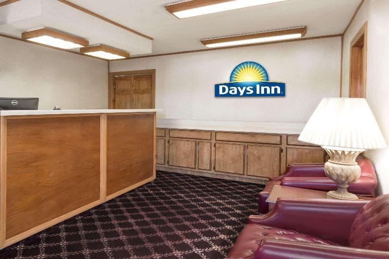 Days Inn by Wyndham Plymouth 4