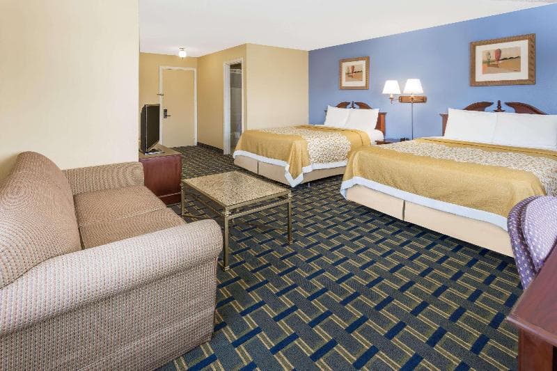 Days Inn by Wyndham Plymouth 2
