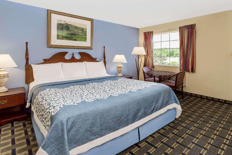 Days Inn by Wyndham Plymouth 3