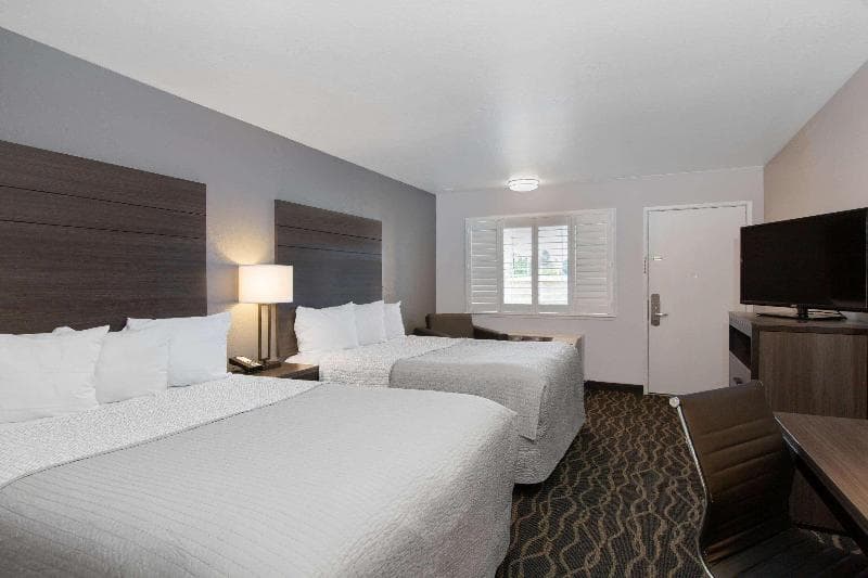 Days Inn By Wyndham Ukiah 5