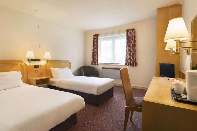 Days Inn By Wyndham Taunton photo 1