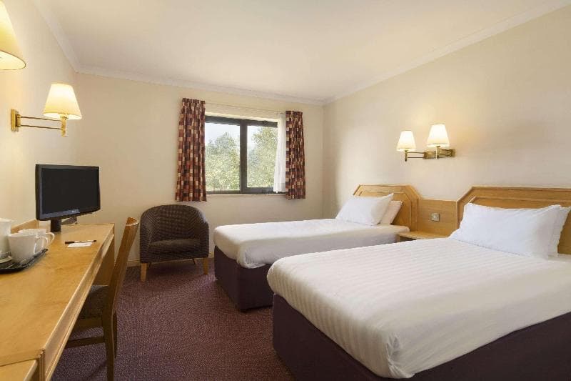 Days Inn By Wyndham Taunton 2