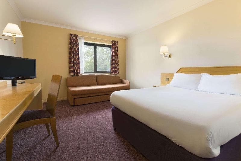Days Inn By Wyndham Taunton 3