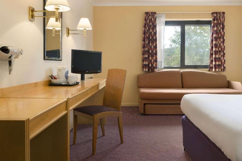 Days Inn By Wyndham Taunton 5
