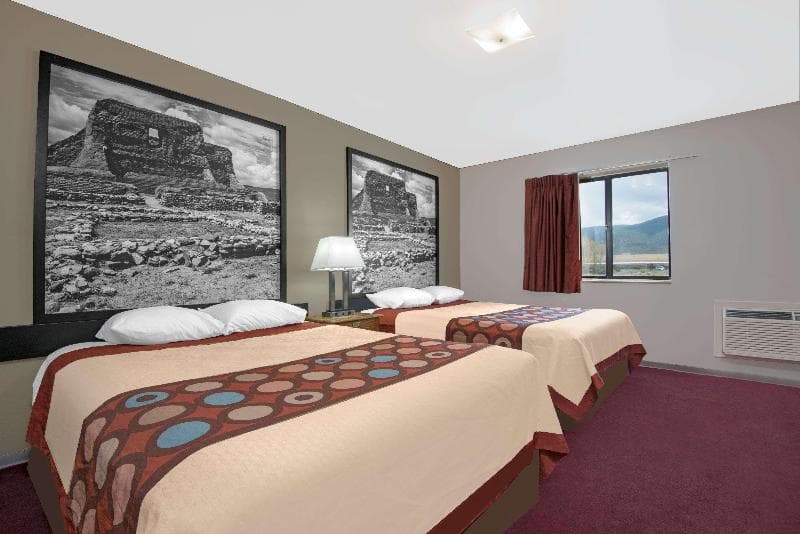 Super 8 By Wyndham Taos 5
