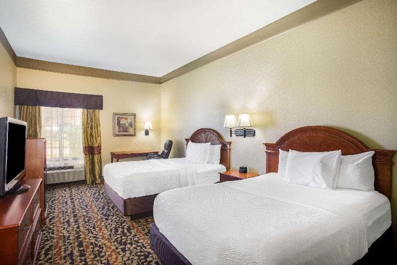 La Quinta Inn & Suites Belton 5