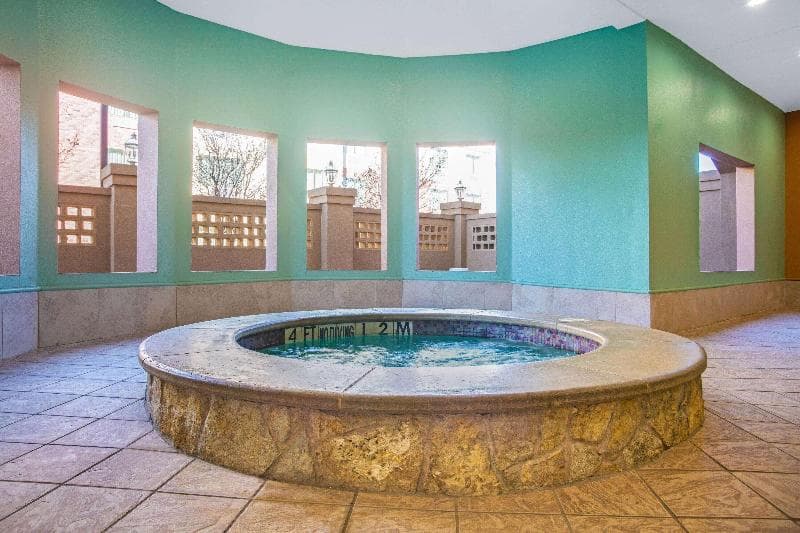 La Quinta Inn & Suites Belton 4