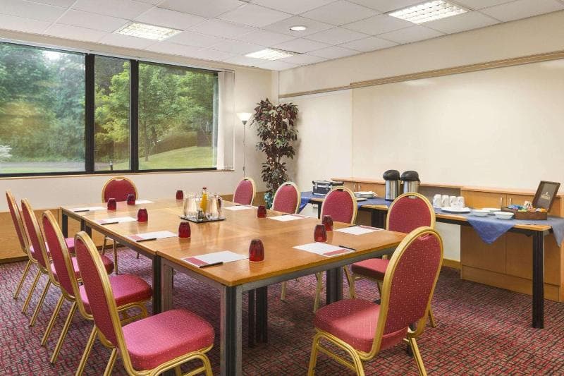 Ramada By Wyndham Telford Ironbridge 5