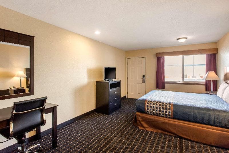Rodeway Inn photo 1