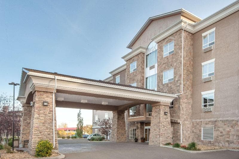 Ramada by Wyndham Drumheller Hotel & Suites 5