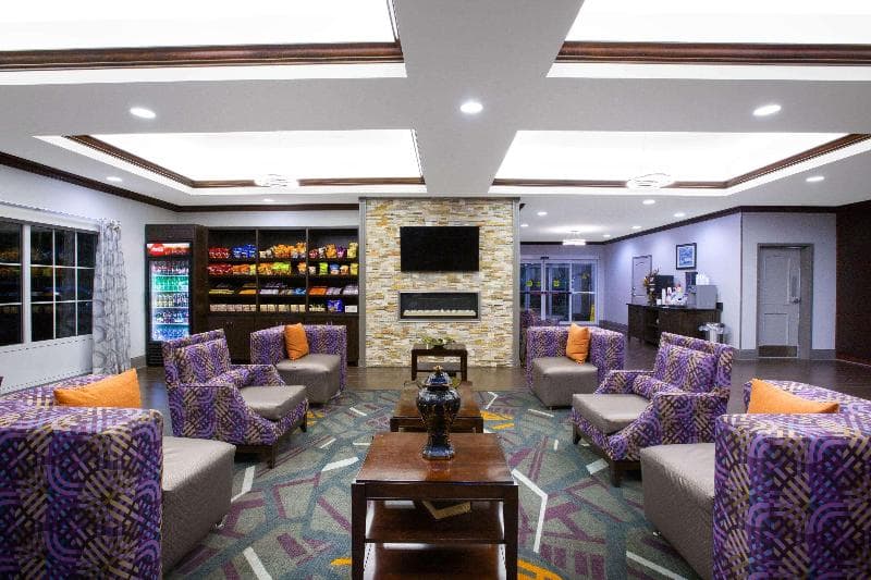 La Quinta Inn & Suites by Wyndham Tupelo 5