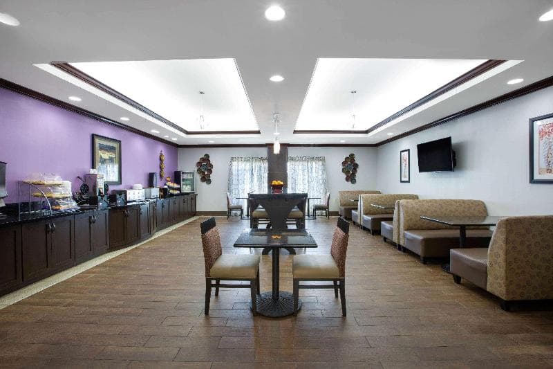 La Quinta Inn & Suites by Wyndham Tupelo 3