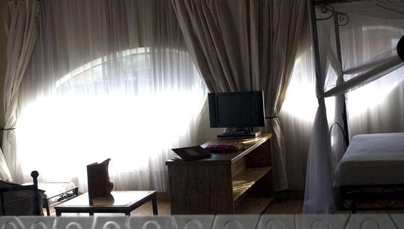 Le Petit Village Hotel 3